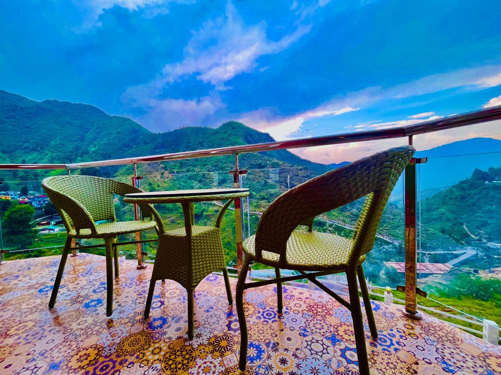 The Kempty Osasis - A Boutique Resort With Scenic Mountain View In Mussoorie Exterior photo