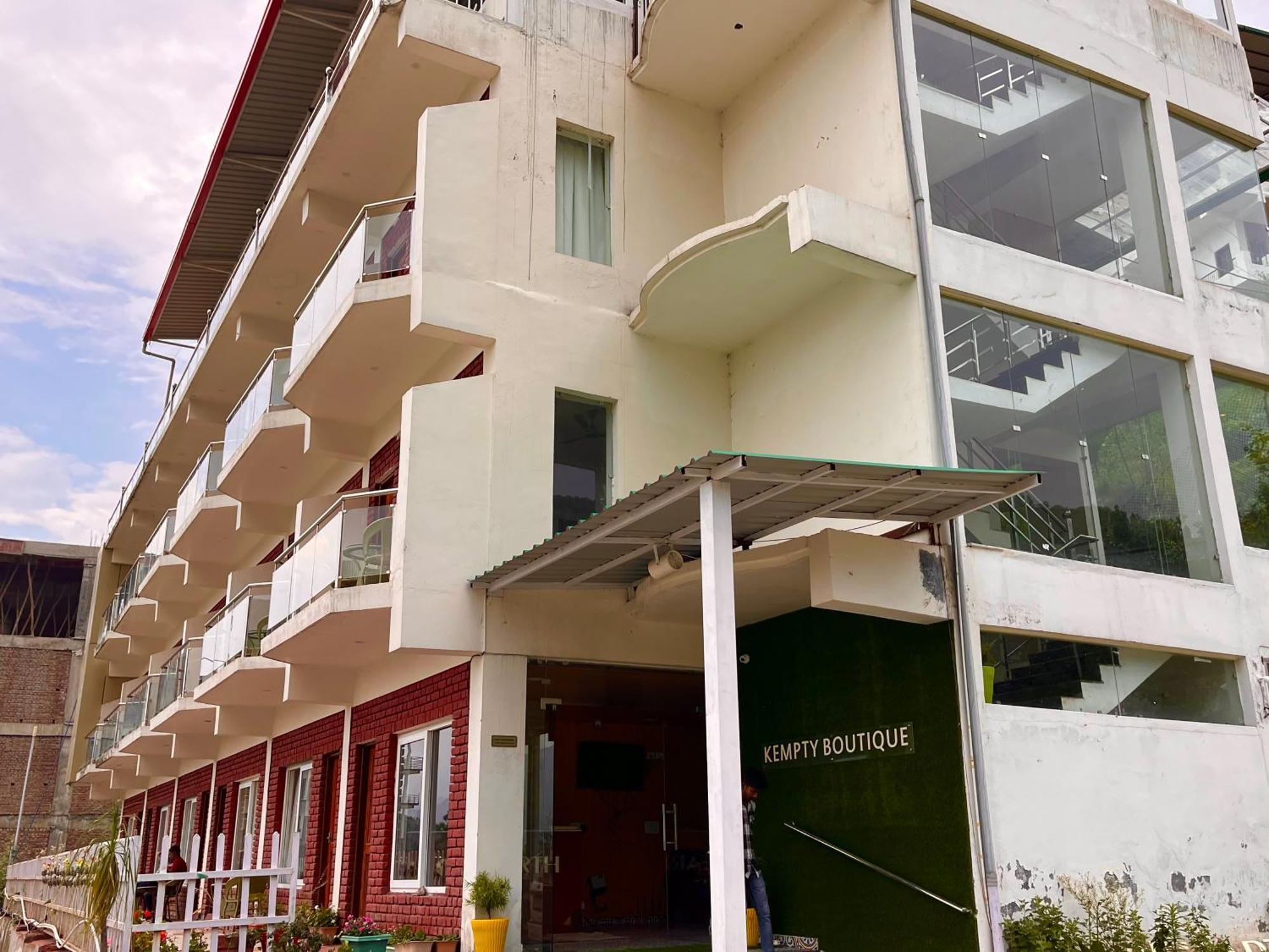 The Kempty Osasis - A Boutique Resort With Scenic Mountain View In Mussoorie Exterior photo